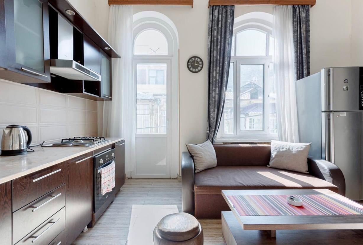 Central Location King Size Bed Tbilisi Buitenkant foto
