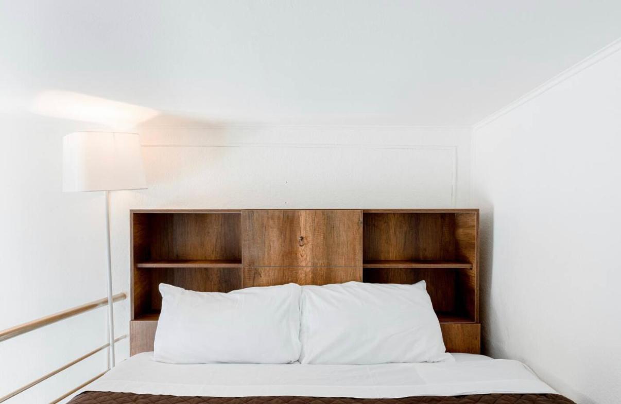 Central Location King Size Bed Tbilisi Buitenkant foto