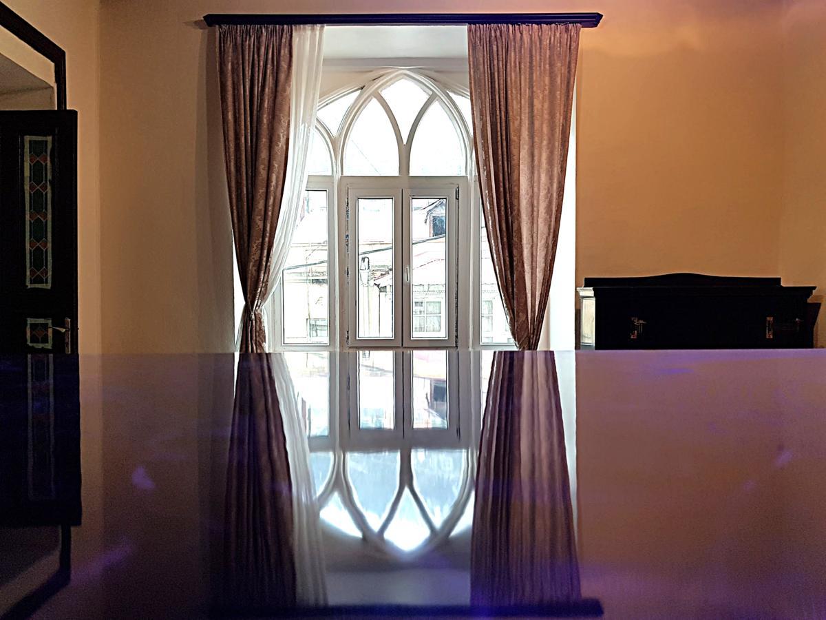 Central Location King Size Bed Tbilisi Buitenkant foto