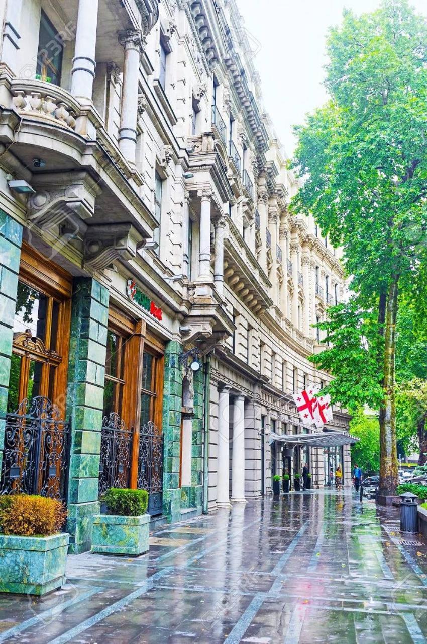 Central Location King Size Bed Tbilisi Buitenkant foto