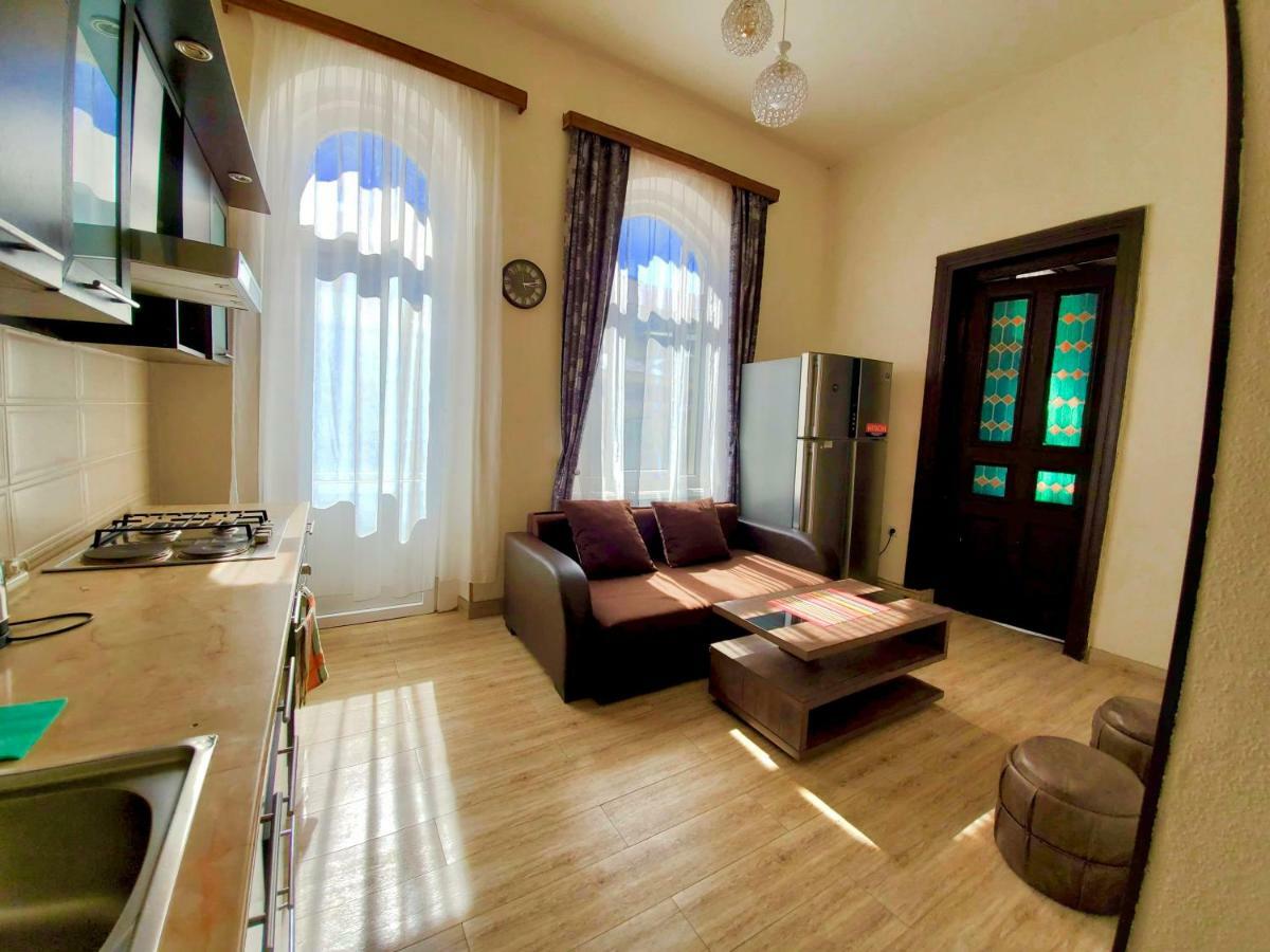 Central Location King Size Bed Tbilisi Buitenkant foto